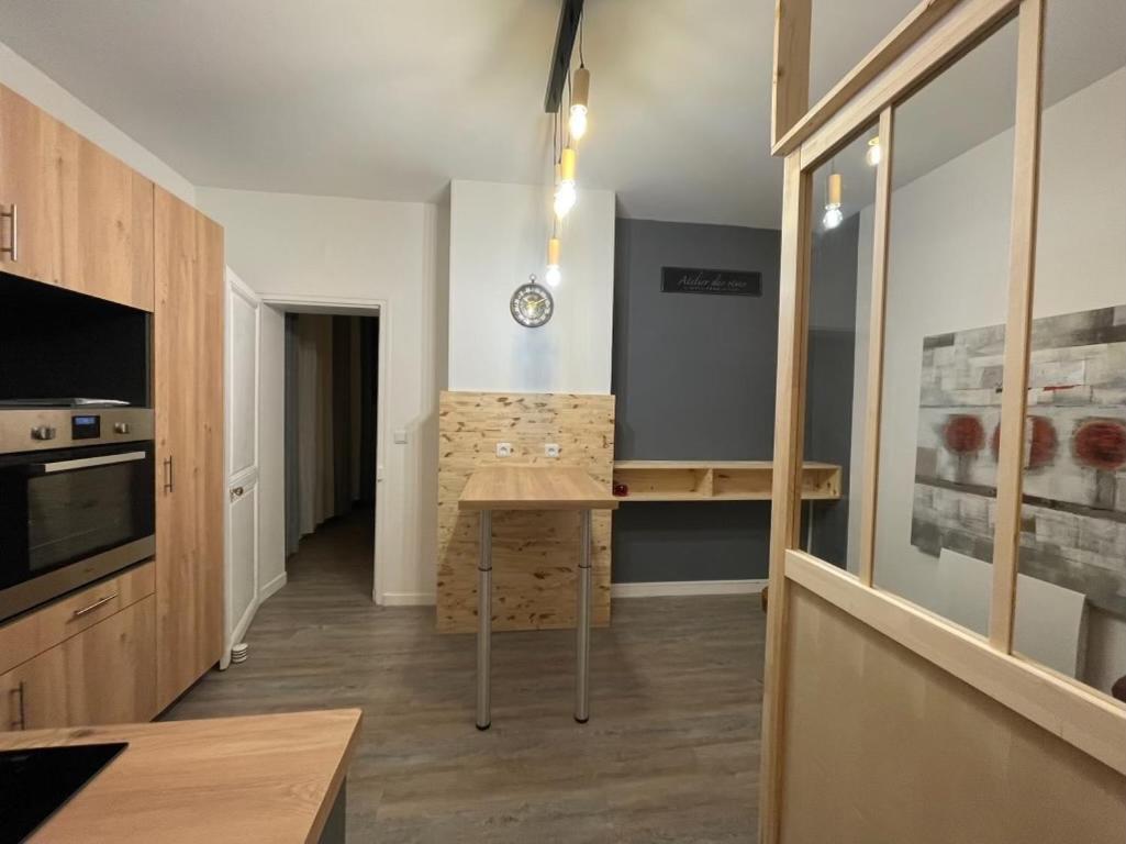 Logement Entier: Appartement Avec Terrasse Quartier De La Gare Амбоаз Екстериор снимка