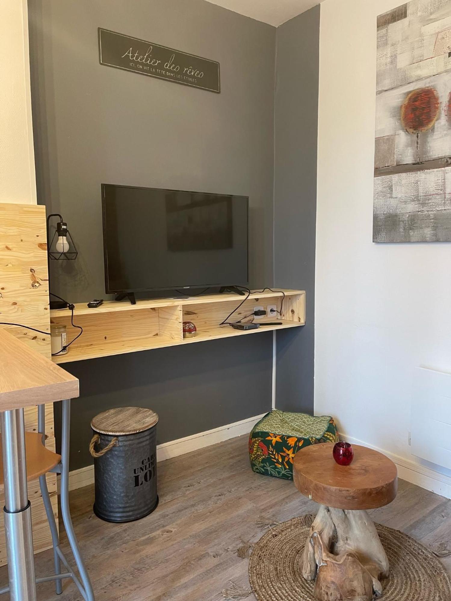 Logement Entier: Appartement Avec Terrasse Quartier De La Gare Амбоаз Екстериор снимка
